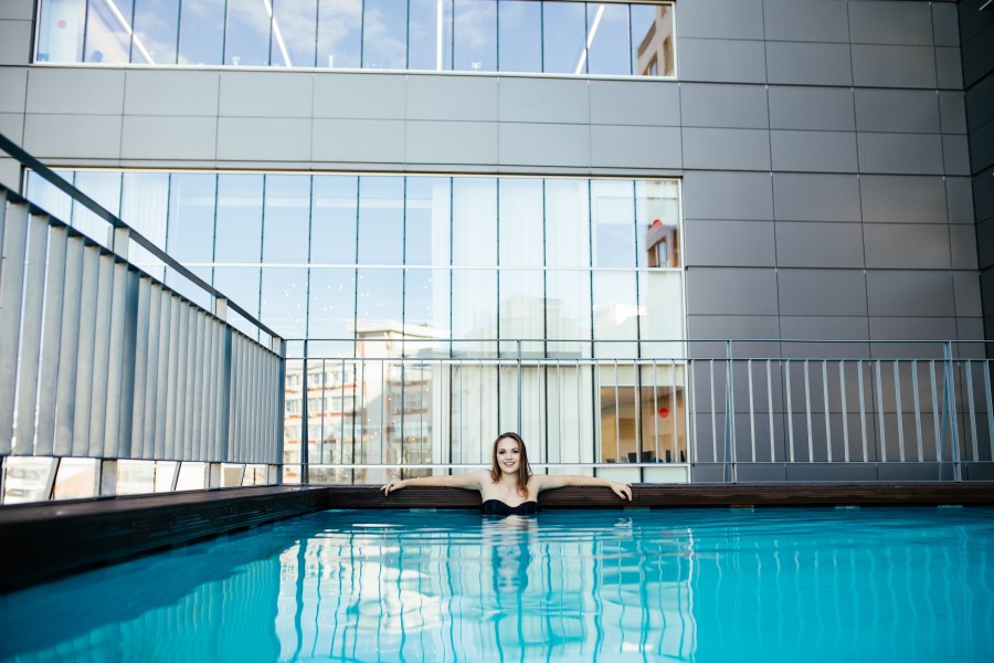 Dive into Luxury: Swimming Pool Glass Installation