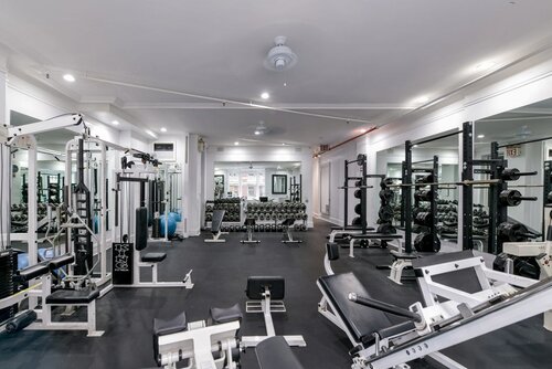 When Is the Best Time to Visit the Manhattan Fitness Center?